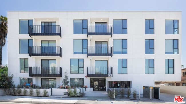 Photo - 1126 Cornwell St Apartment Unit 207
