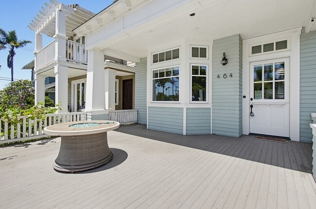 Photo - 464 C Ave