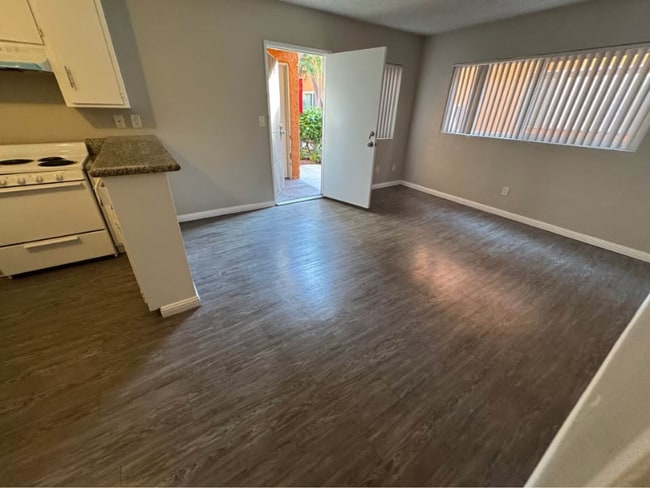 Photo - 1028 Orange Ave Unit 12