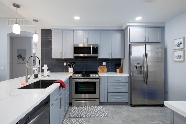 Photo - 67665 Lagos Way