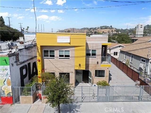 Building Photo - 217 W Avenue 37