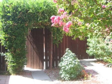 Photo - 6943 Balcom Ave