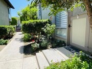 Photo - 817 W 232nd St