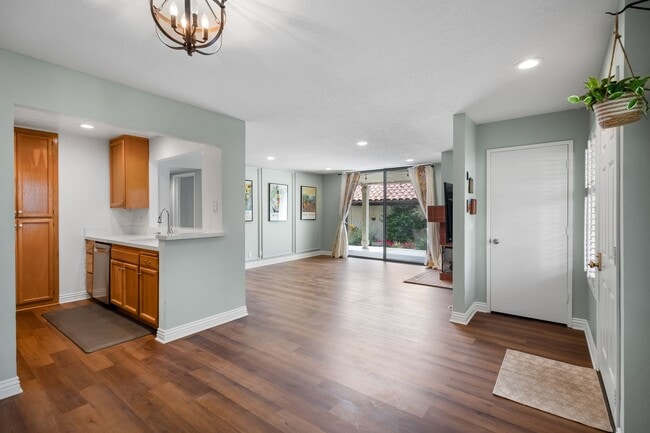 Photo - 2262 Martinique Ln