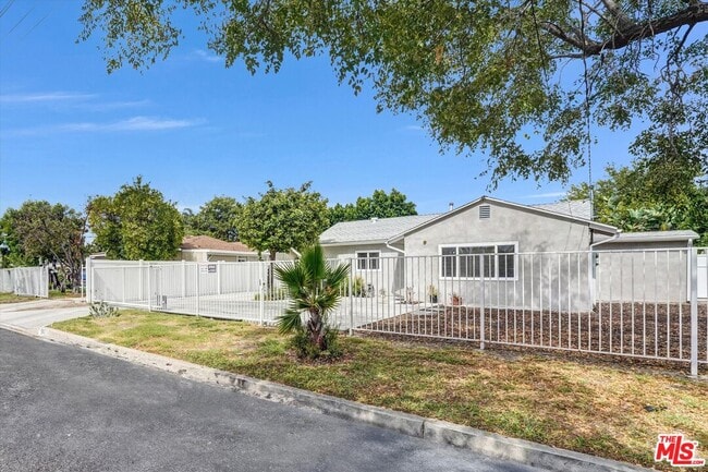 Photo - 18749 Gault St