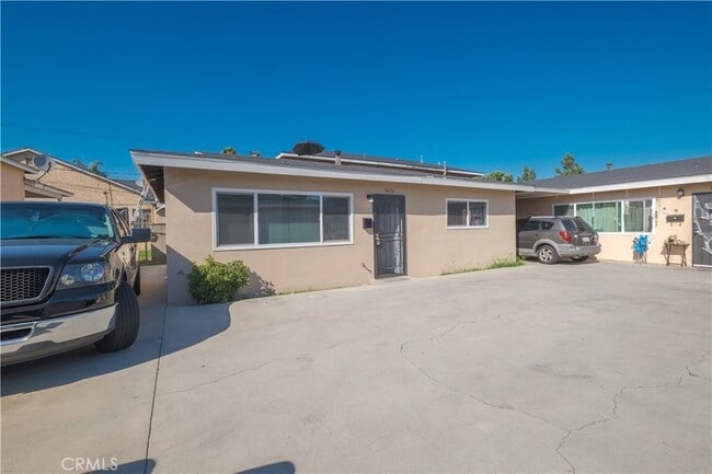 Photo - 11622 Adenmoor Ave