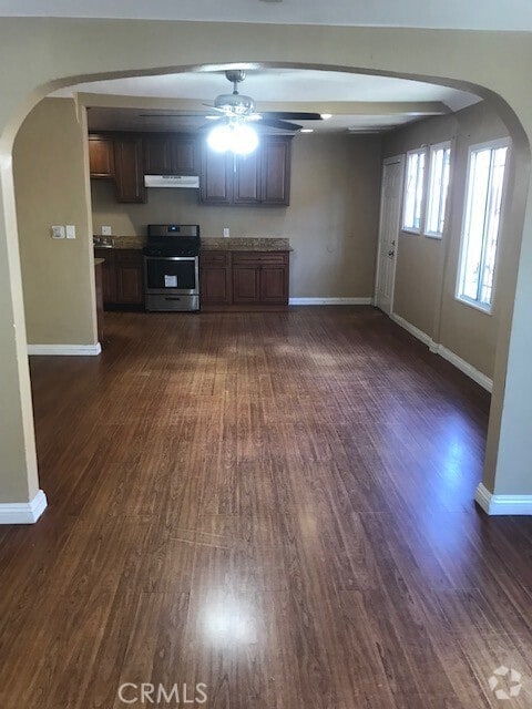 Building Photo - 1815 W 66th St Rental