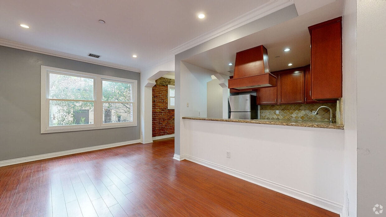 3D Tour - 1236 N Flores St