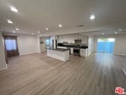 Photo - 10745 Saticoy St