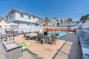 Swimming Pool - Los Feliz Arms Apartments