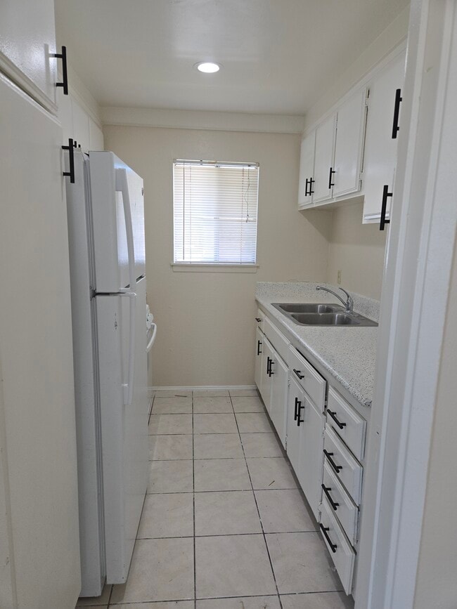 Photo - 2433 E Garvey Ave N Unit 2