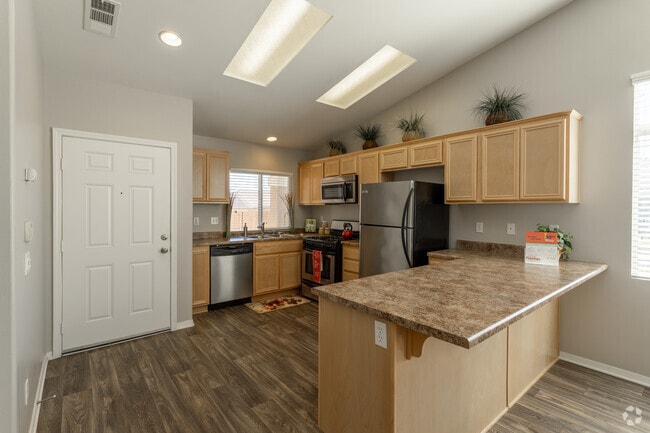 2BR, 2BA - 1090 SF - Villas at Hesperia