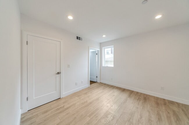 Photo - 7108 Ramsgate Ave Unit 7108