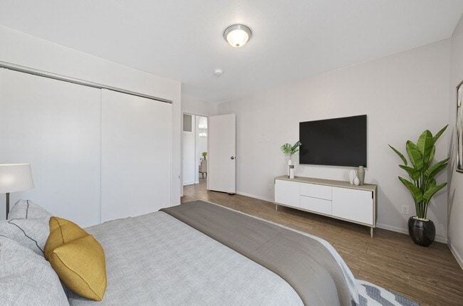 Photo - 646 N. Juanita Ave