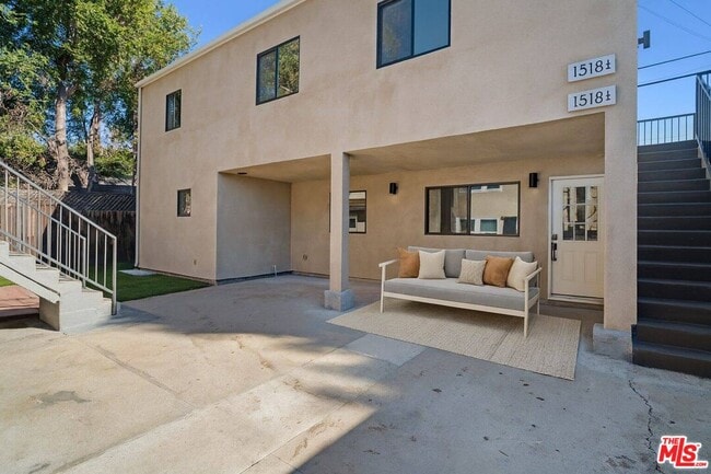 Building Photo - 1518 1/4 Stearns Dr