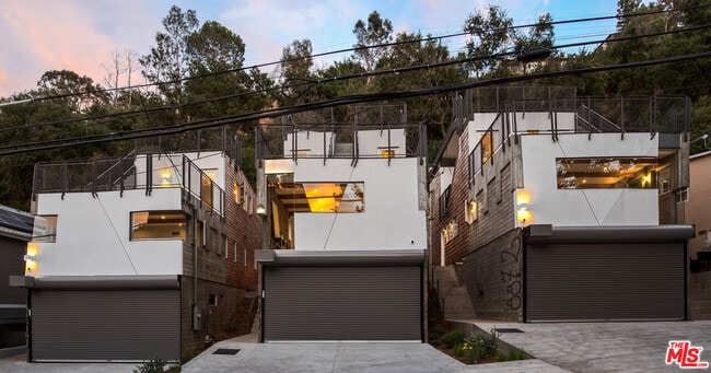 Photo - 8870 Wonderland Ave