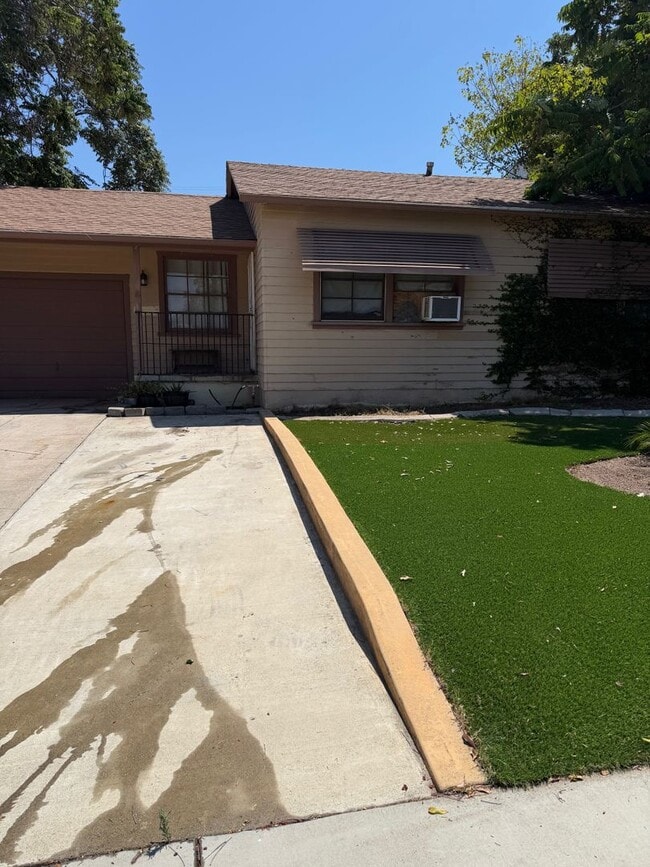 Photo - 1119 S Washburn Ave