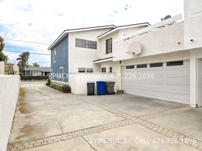 Photo - 2121 Gates Ave