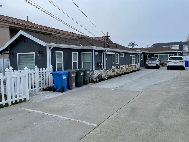 Photo - 2018 Plant Ave