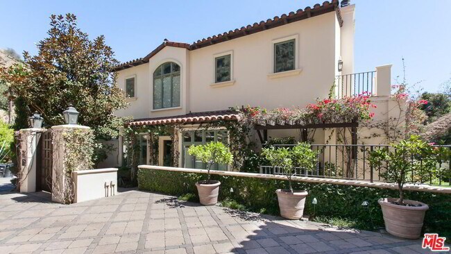 Photo - 1693 Marmont Ave