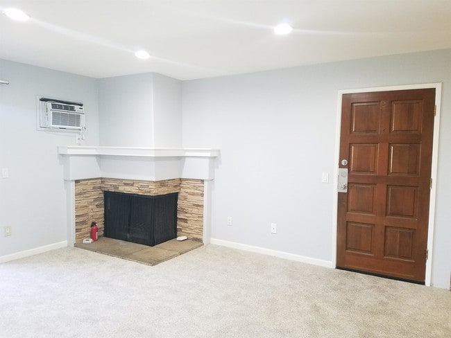 Photo - 1013 S Sunshine Ave