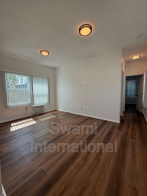 Photo - 10519 S Budlong Ave Unit 10519 3/4