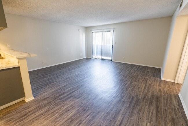 Photo - 951 S Oxford Ave