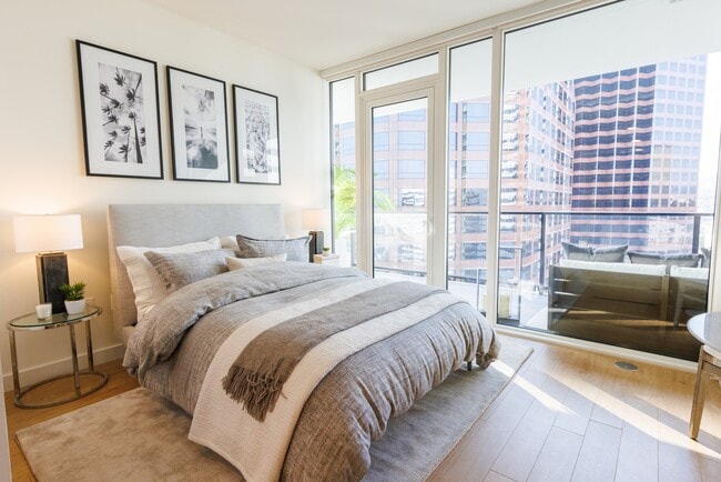 mameさま専用 L'Appartement  Americana Luxury Apartments with Pool & Fitness Center | 685 First Ave