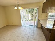 Photo - Spacious Woodbridge Condo -Townhouse model...