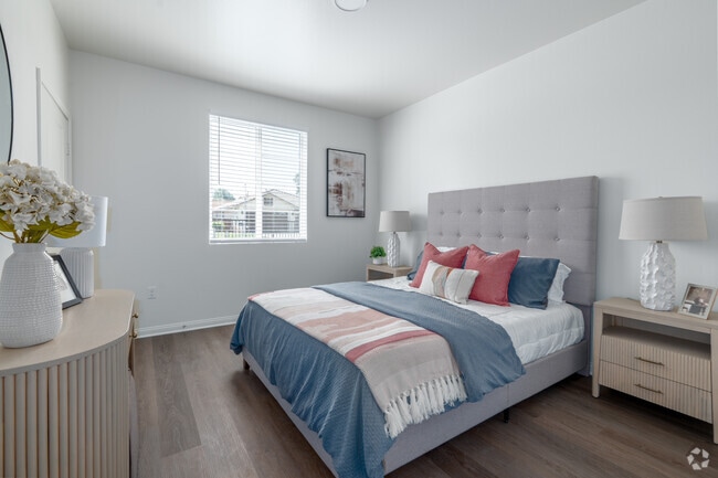 2BR, 2BA - 1,144SF - Primary Bedroom - Gallery Park
