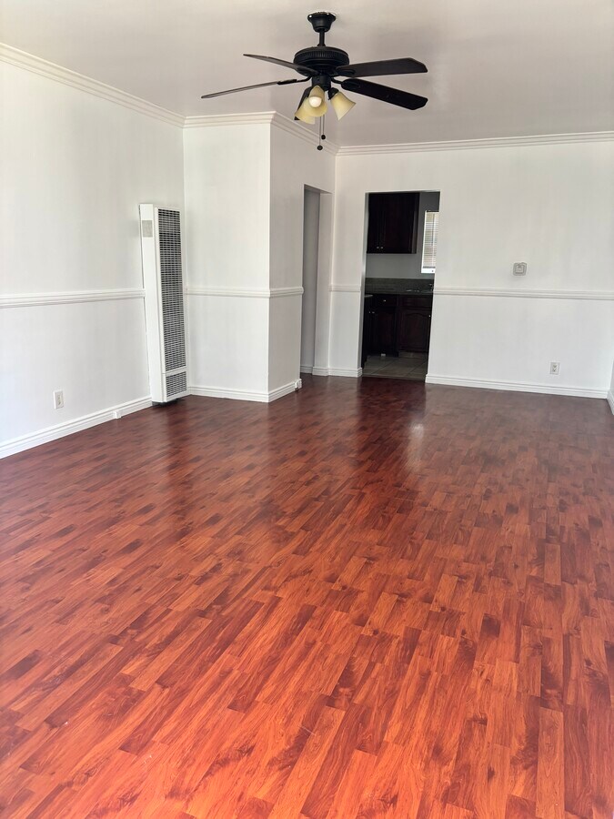 Living Room - 6107 S Hobart Blvd Unit 6107 South Hobart