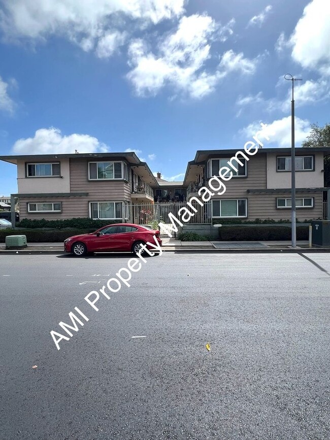 One Bedroom Close to Downtown!! - One Bedroom Close to Downtown!! Apartment Unit 2573
