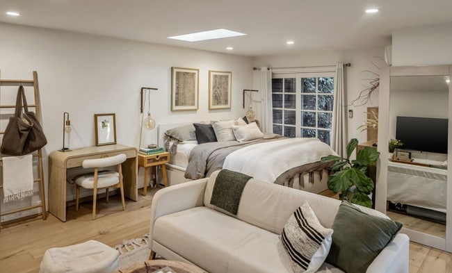 Photo - 2641 Military Ave