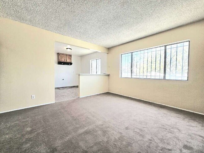 Photo - 8868 Wall St