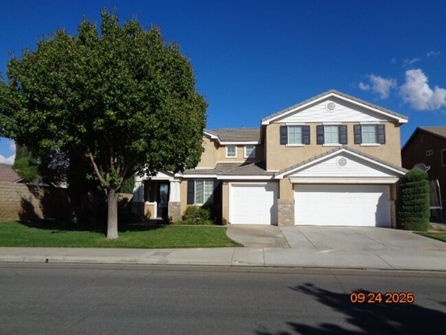 Building Photo - Spacious Quartz Hill 2 Story Home Offering 3663 sq. ft. and was Built in 2004