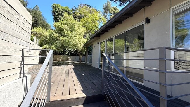 Photo - 2306 Teviot St