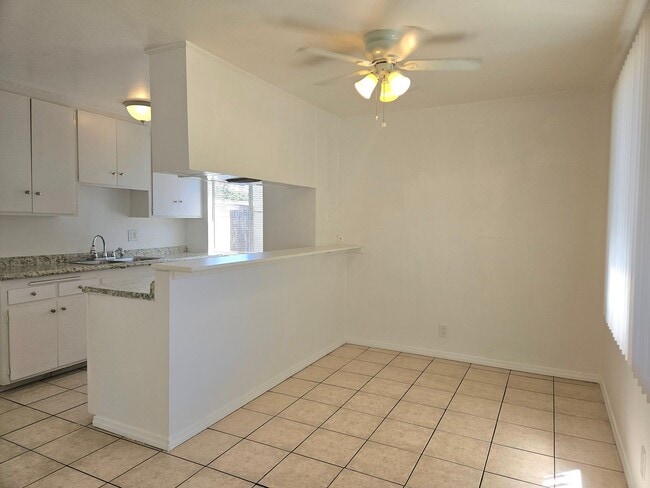 Photo - 1616 Picadilly Way Unit B