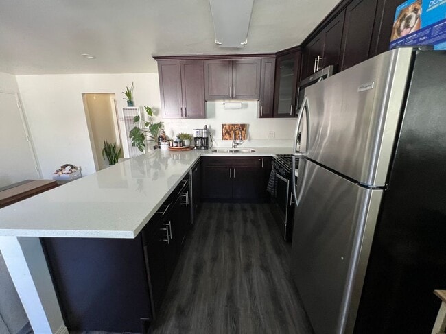 Building Photo - 278 E Washington Blvd Rental