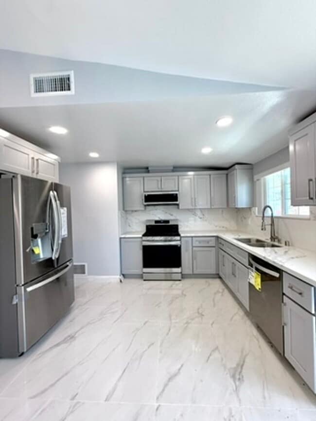 Building Photo - 17114 Ceredo Pl Unit 17114 Ceredo Place