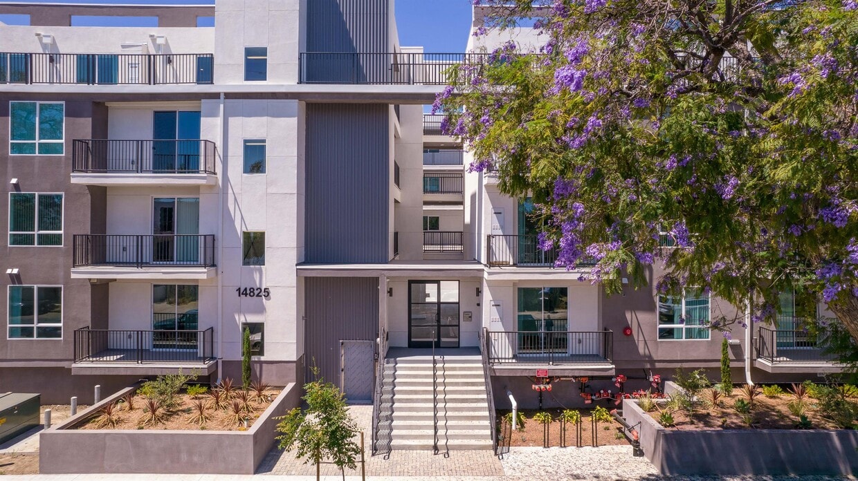 Floor Plan - 2 Beds, 2 Baths