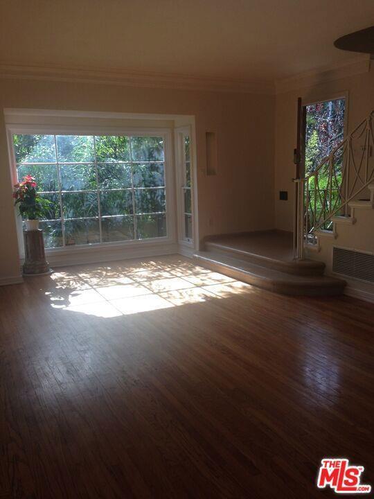 Photo - 9127 Phyllis St