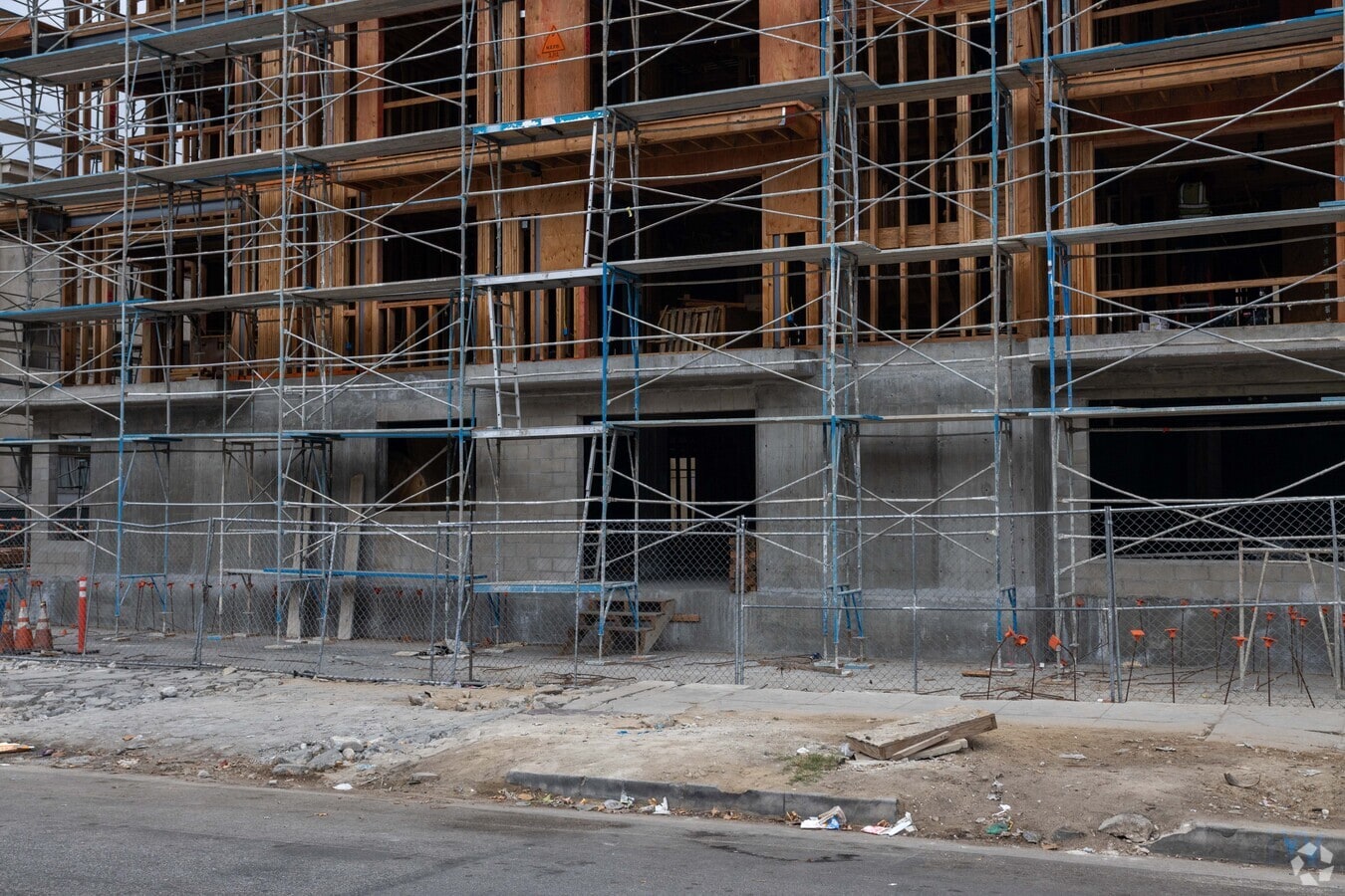 Photo - 707 S Berendo St