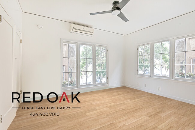 Building Photo - 852 N Oxford Ave