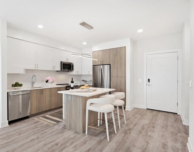 Building Photo - 400 S Broadway Unit 511