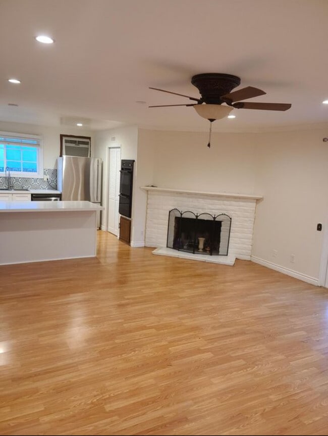 Photo - 6558 Neddy Ave