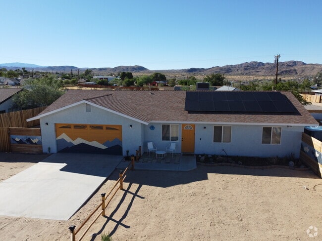 Building Photo - 61894 Valley View Cir Rental