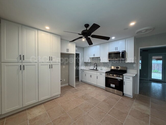 Photo - 1307 Pepper Tree Ln