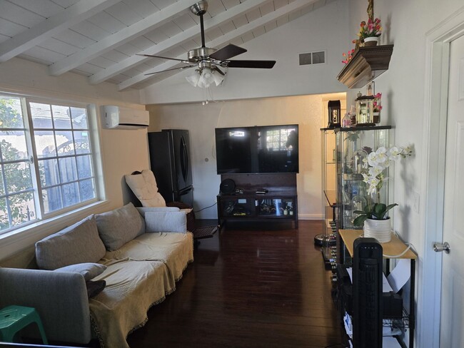Building Photo - Cozy Rental in Garden Grove for Lease