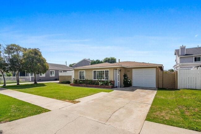 Photo - Bungalow In Huntington Beach