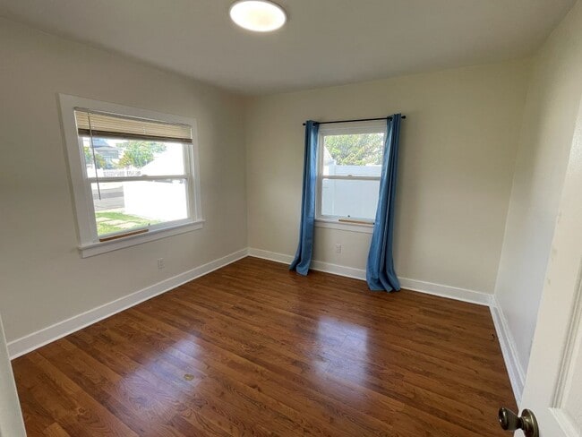 Photo - 10122 Imperial Ave